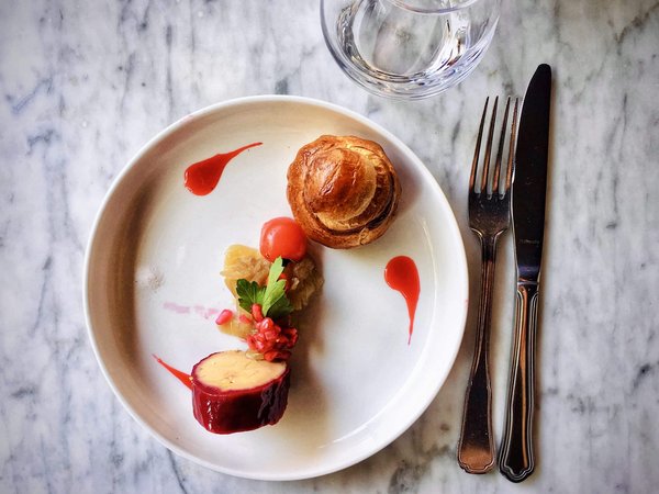 Comment associer les herbes aromatiques pour sublimer un plat végétarien ?