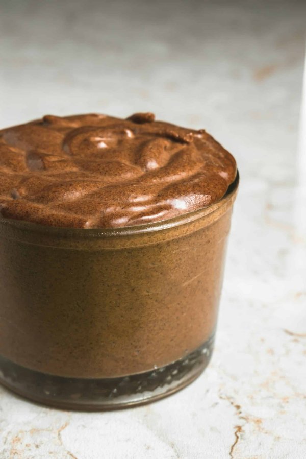 Quels sont les secrets d'une mousse au chocolat aérienne et onctueuse ?