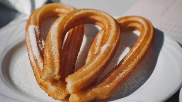 Quels sont les secrets pour des churros maison croustillants et moelleux?